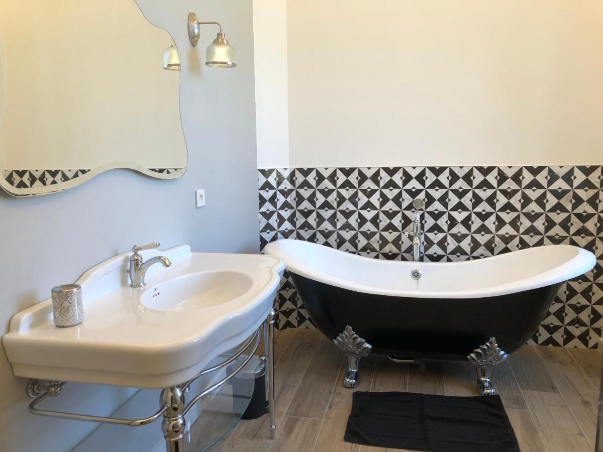 Domaine De La Mazure Bed & Breakfast La Chapelle-Basse-Mer Екстериор снимка