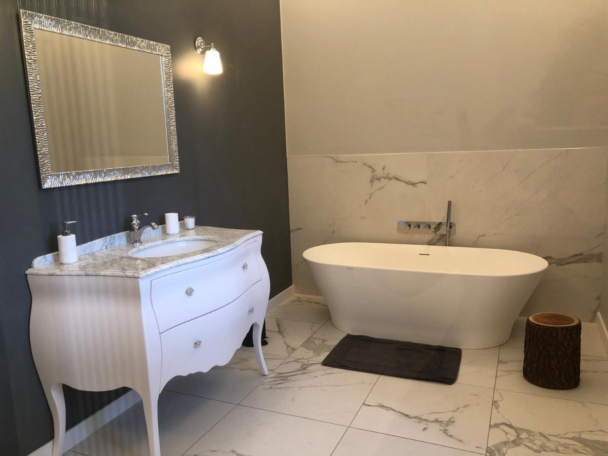 Domaine De La Mazure Bed & Breakfast La Chapelle-Basse-Mer Екстериор снимка